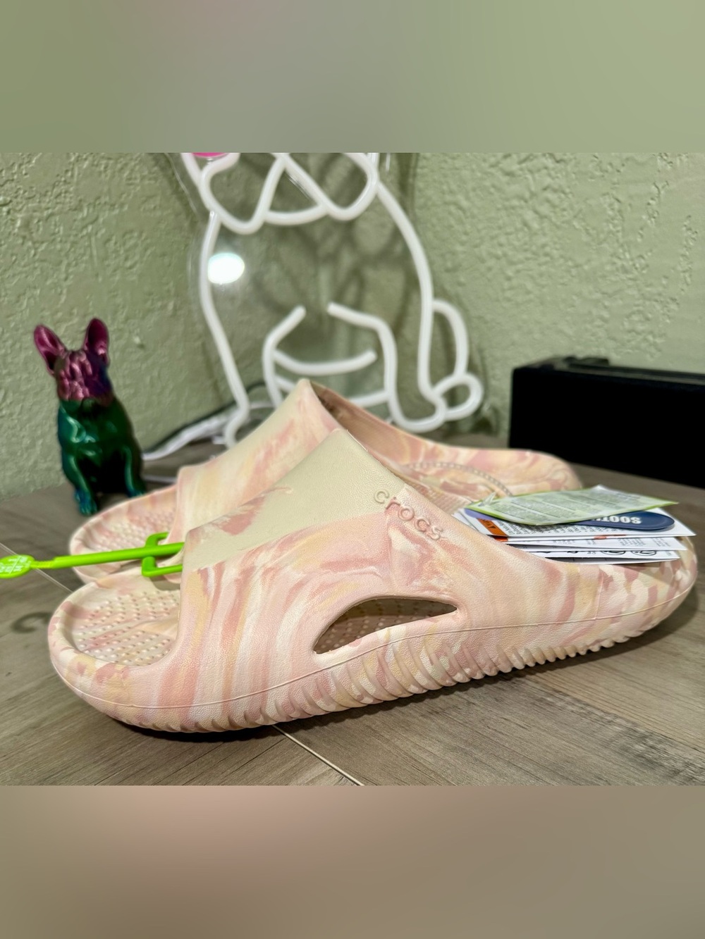 CROCS Mellow Recovery Marbled Slide - Pink & Cream Swirl 9 - Picture 3 of 8